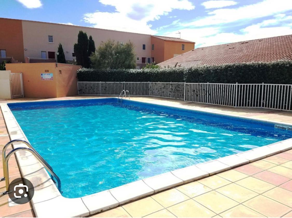 Pavillon 20M De La Plage Des Ayguades Gruissan Exterior photo