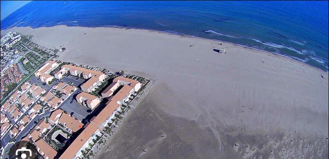 Pavillon 20M De La Plage Des Ayguades Gruissan Exterior photo