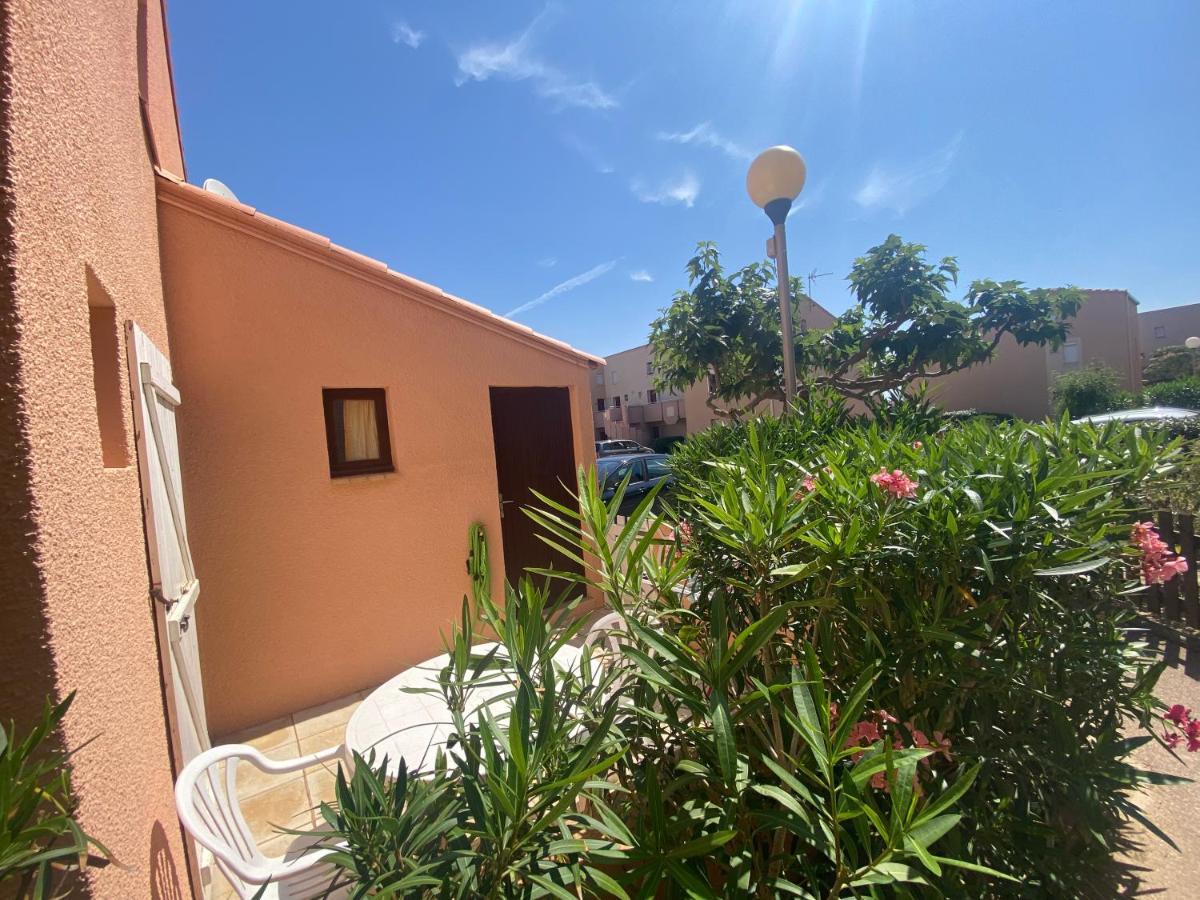 Pavillon 20M De La Plage Des Ayguades Gruissan Exterior photo